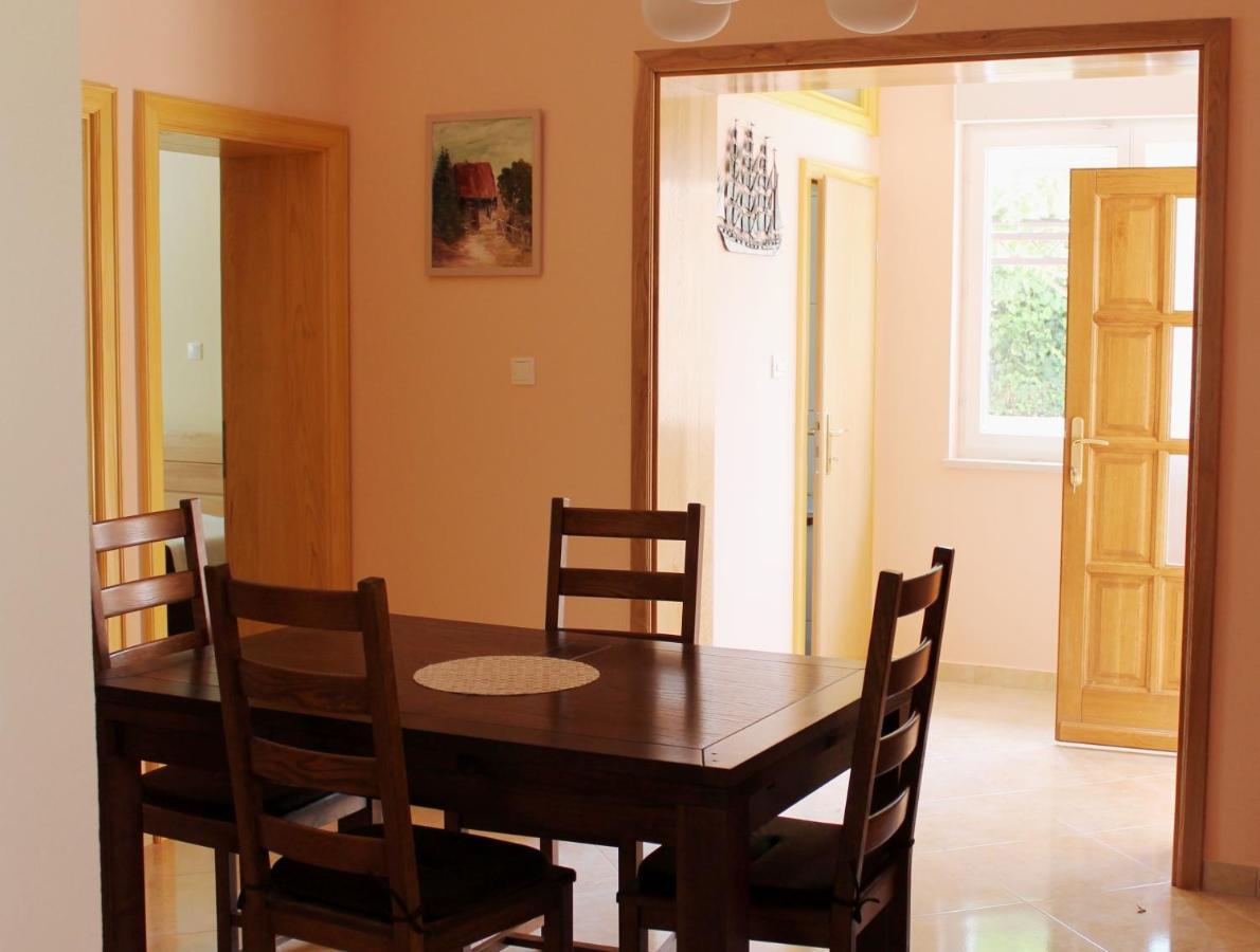 Apartments Beautiful Sandy Beach สปลิท ภายนอก รูปภาพ