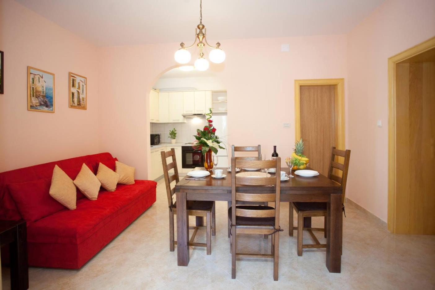 Apartments Beautiful Sandy Beach สปลิท ภายนอก รูปภาพ