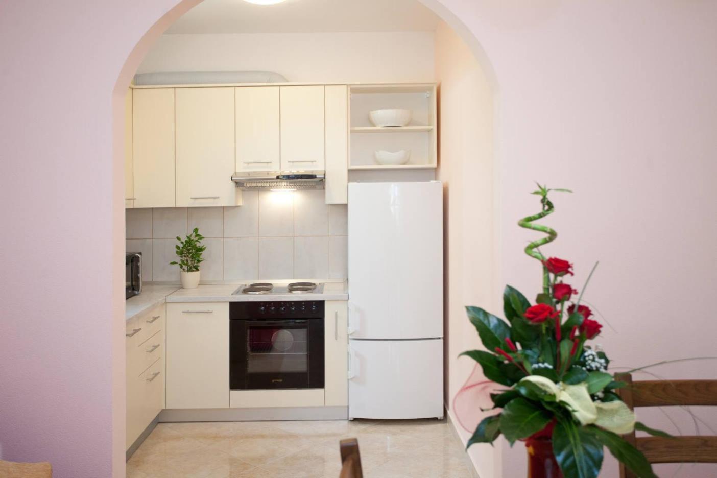 Apartments Beautiful Sandy Beach สปลิท ภายนอก รูปภาพ