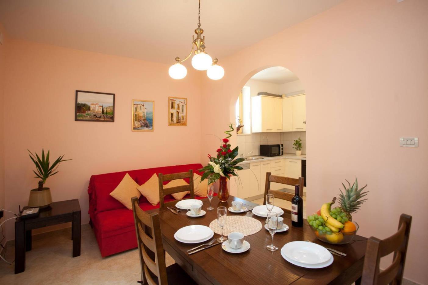 Apartments Beautiful Sandy Beach สปลิท ภายนอก รูปภาพ